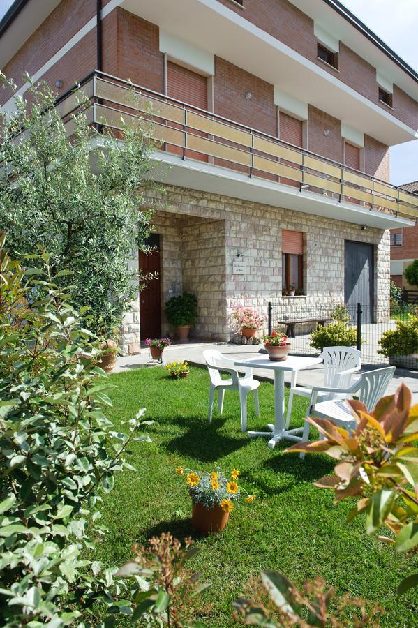 Ferienwohnung La Residenza Di Bacco Cannara Exterior foto